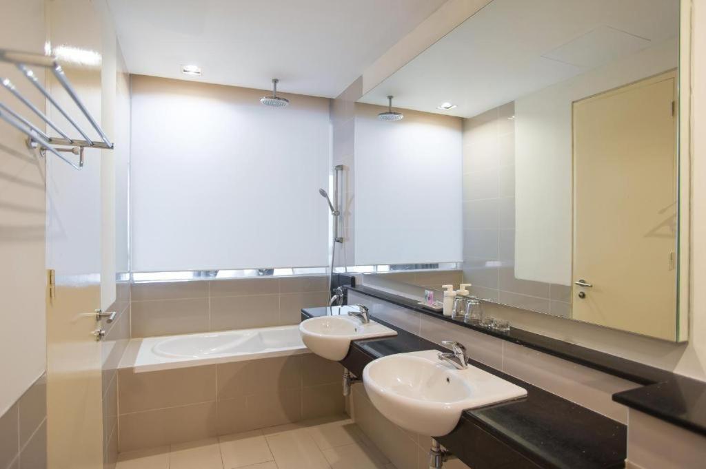 Apartment Platinum At Swiss Garden