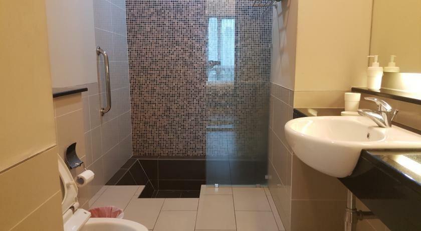 Platinum At Swiss Garden Apartment *
